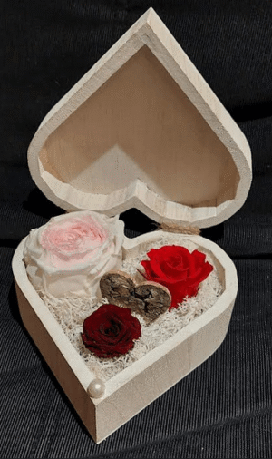 Boîte cœur et roses stabilisées (ID : 1833)
