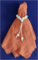 Serviette de table et son rond en perles bois